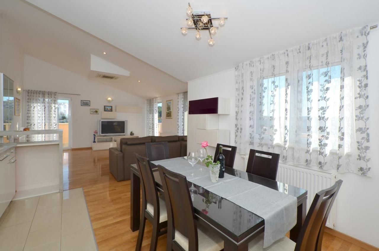 Apartmani Adela 솔린 외부 사진