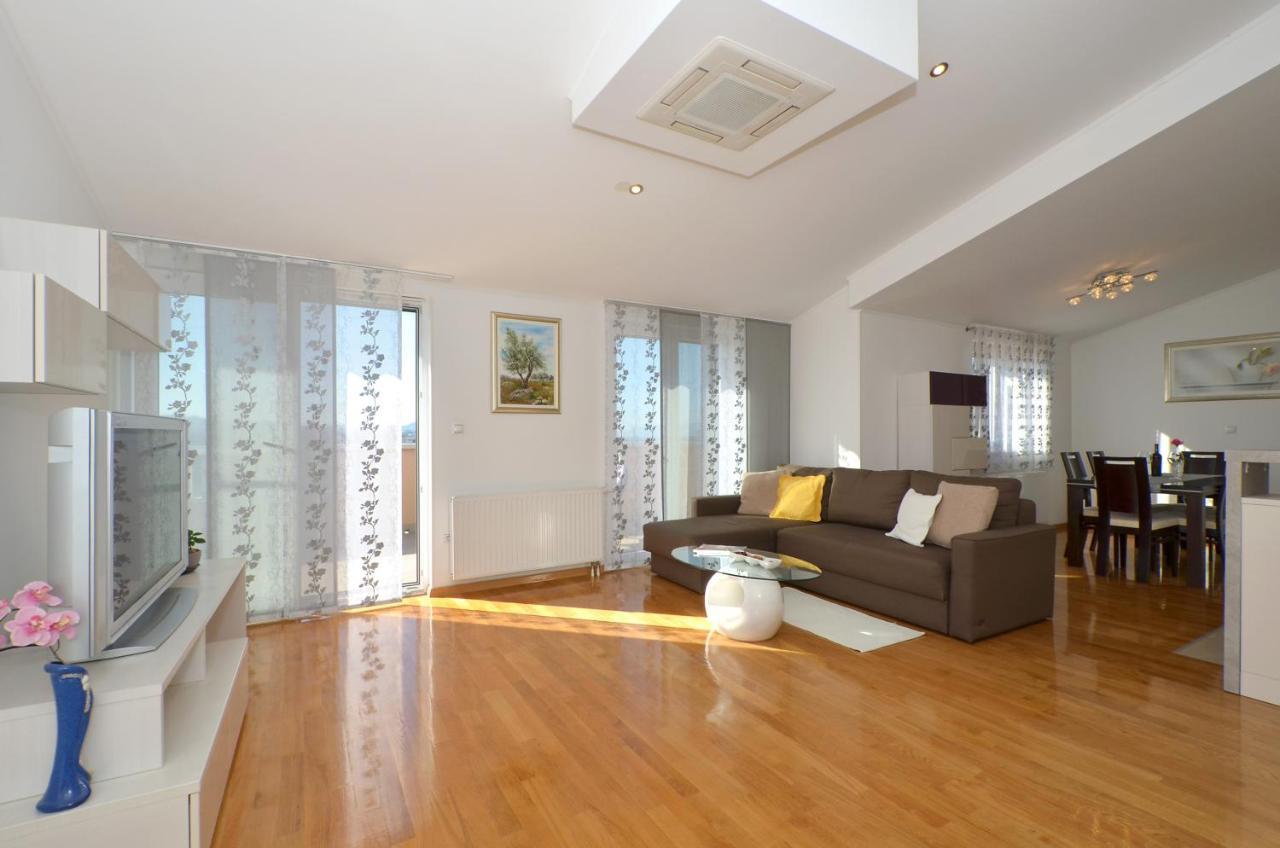 Apartmani Adela 솔린 외부 사진