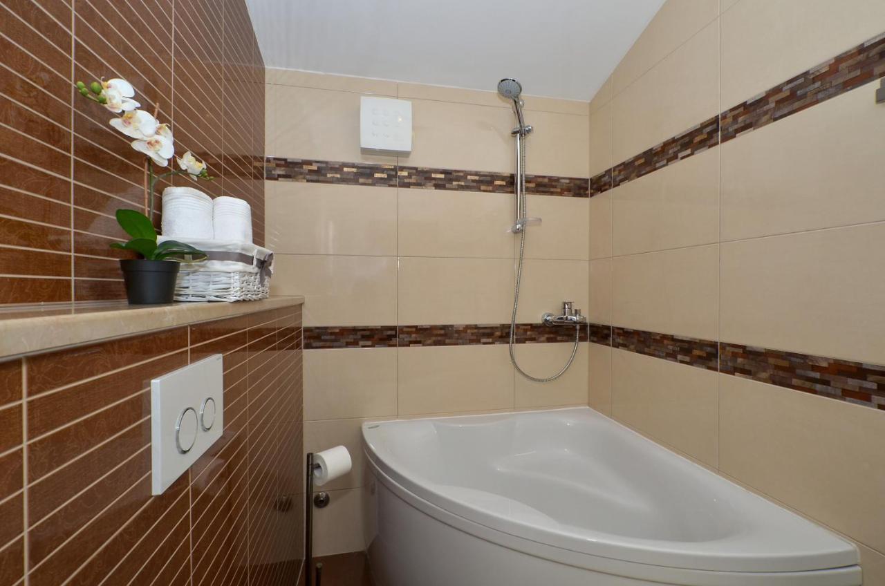Apartmani Adela 솔린 외부 사진
