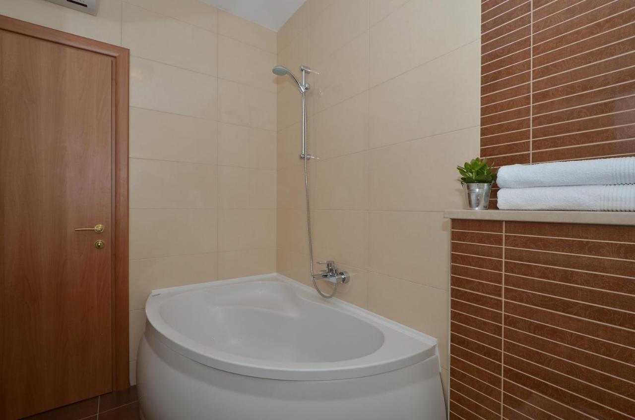 Apartmani Adela 솔린 외부 사진